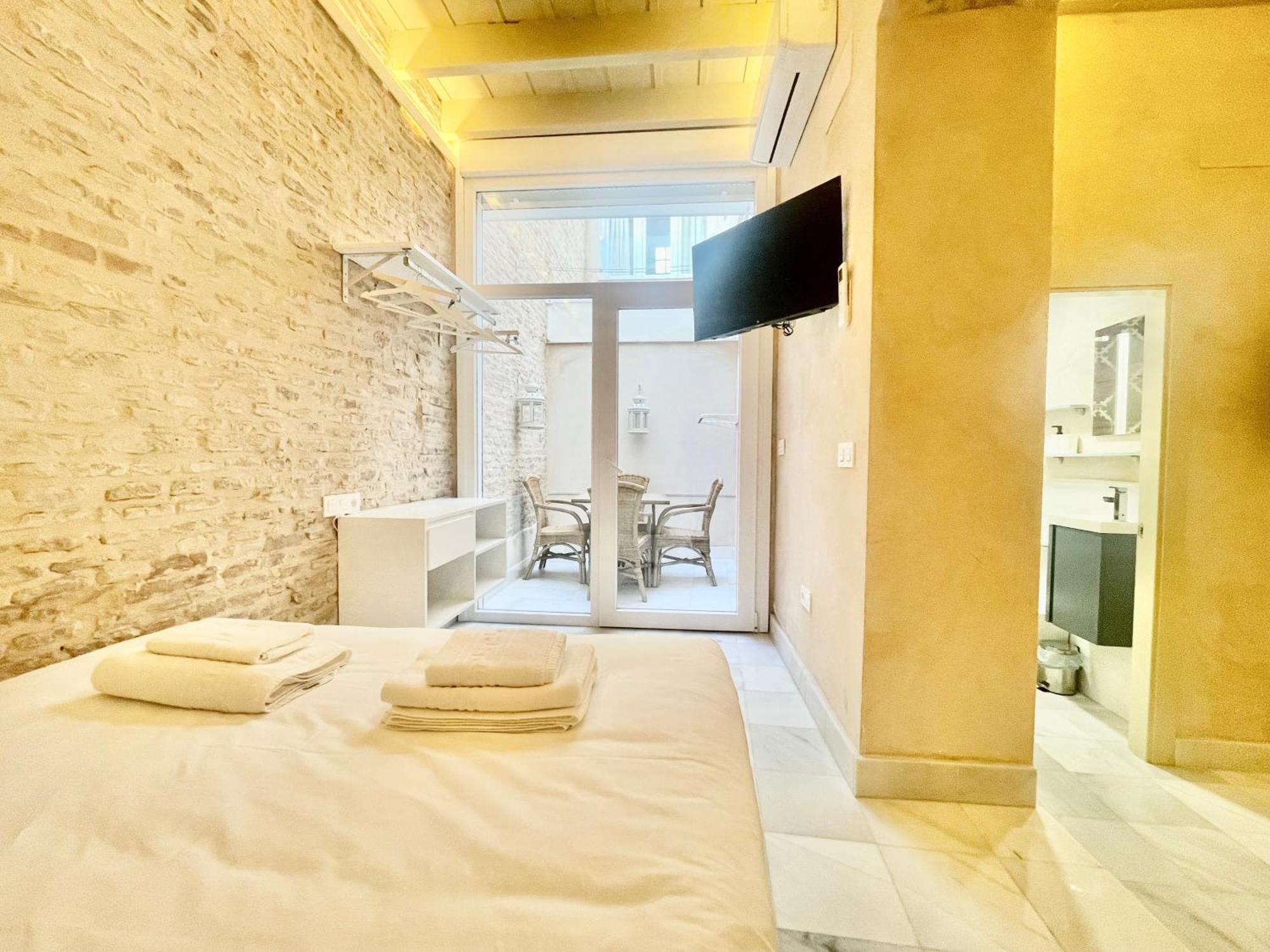 Appartamento Click Triana - Patio Privado Siviglia Esterno foto