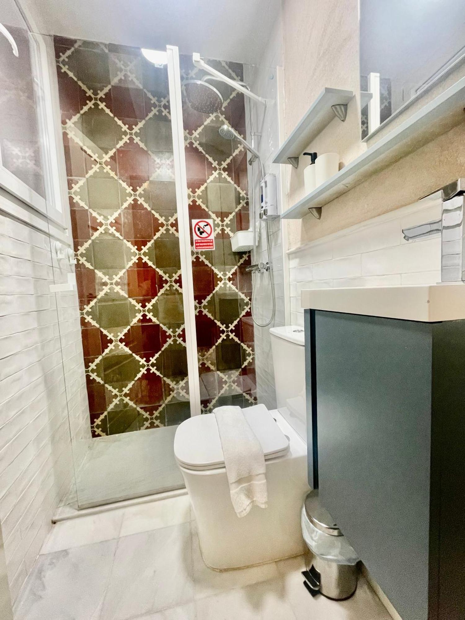 Appartamento Click Triana - Patio Privado Siviglia Esterno foto